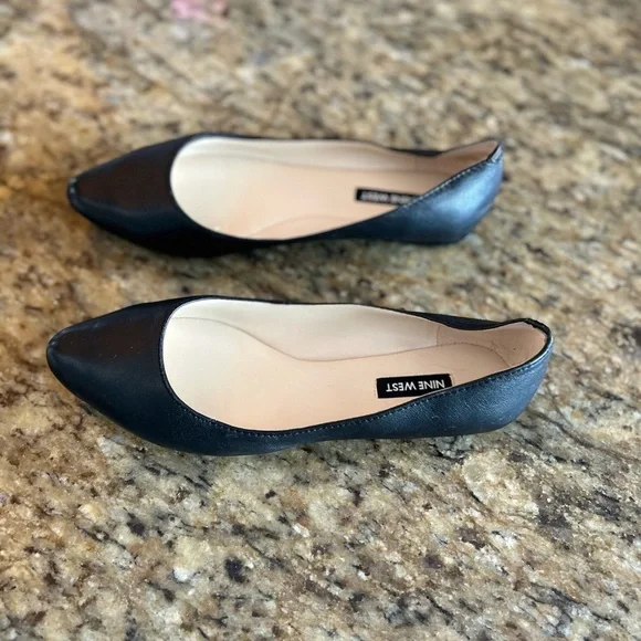 Nine West | Pointed Toe Leather Flats | Size 7W - Picture 6 of 9